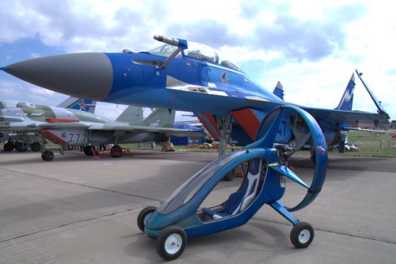 Кому мало места в белорусском небе?