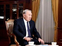 Назарбаев объявил о переходе на латиницу к 2025 году