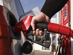 Бензин в регионах подорожал до 50 рублей
