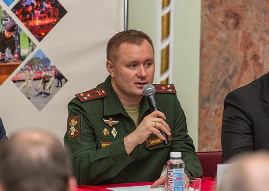 Михаил Барышев встретился с воспитанниками «Юнармии»