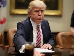 Трамп протестует против девальвации рубля и юаня