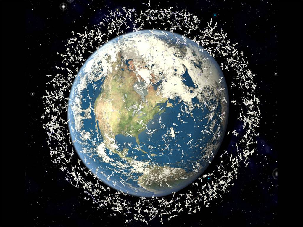 SpaceX запустили экспериментальный аппарат для сбора космического мусора