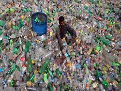 Ученые случайно улучшили фермент, разлагающий пластик