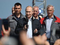 Украине нужно взорвать путинский мост в Крым