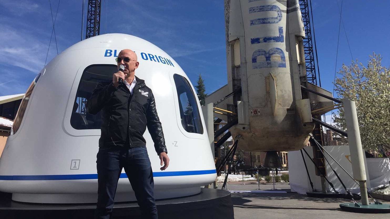 Blue Origin начнет продажу билетов на New Shepard, а Virgin Galactic готовится к первому
