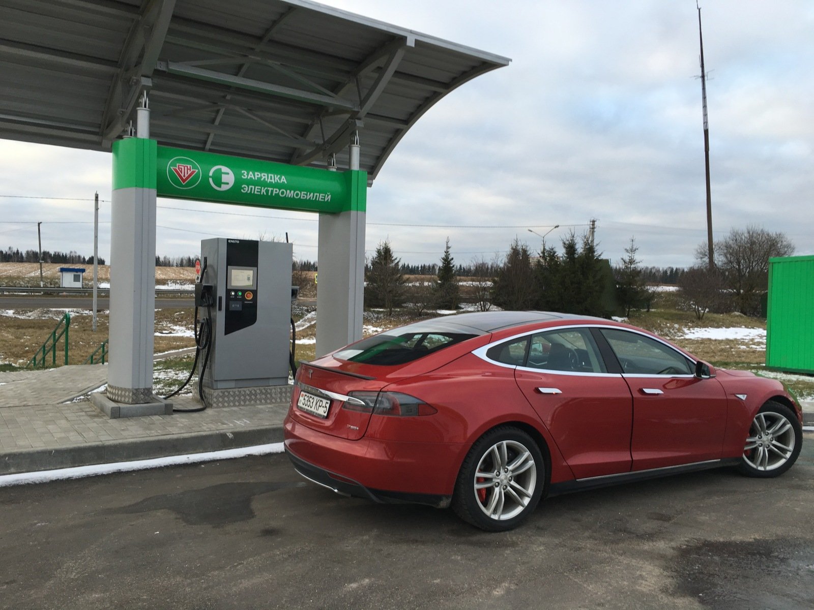 Как белорусы на двух Tesla доехали до Мурманска и вернулись обратно