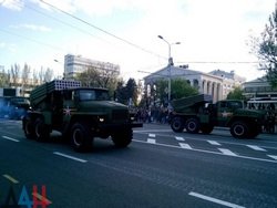 ОБСЕ зафиксировала на Донбассе колонны военных грузовиков, которые въехали через границу