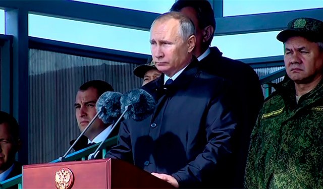 Владимир Путин отправил "миролюбивое" послание Западу