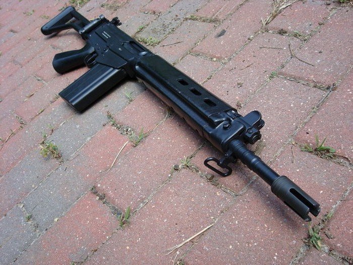 FN FAL - главный конкурент АК-47 и его характеристики