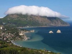 Опрос: 88% россиян положительно оценивают воссоединение Крыма с Россией