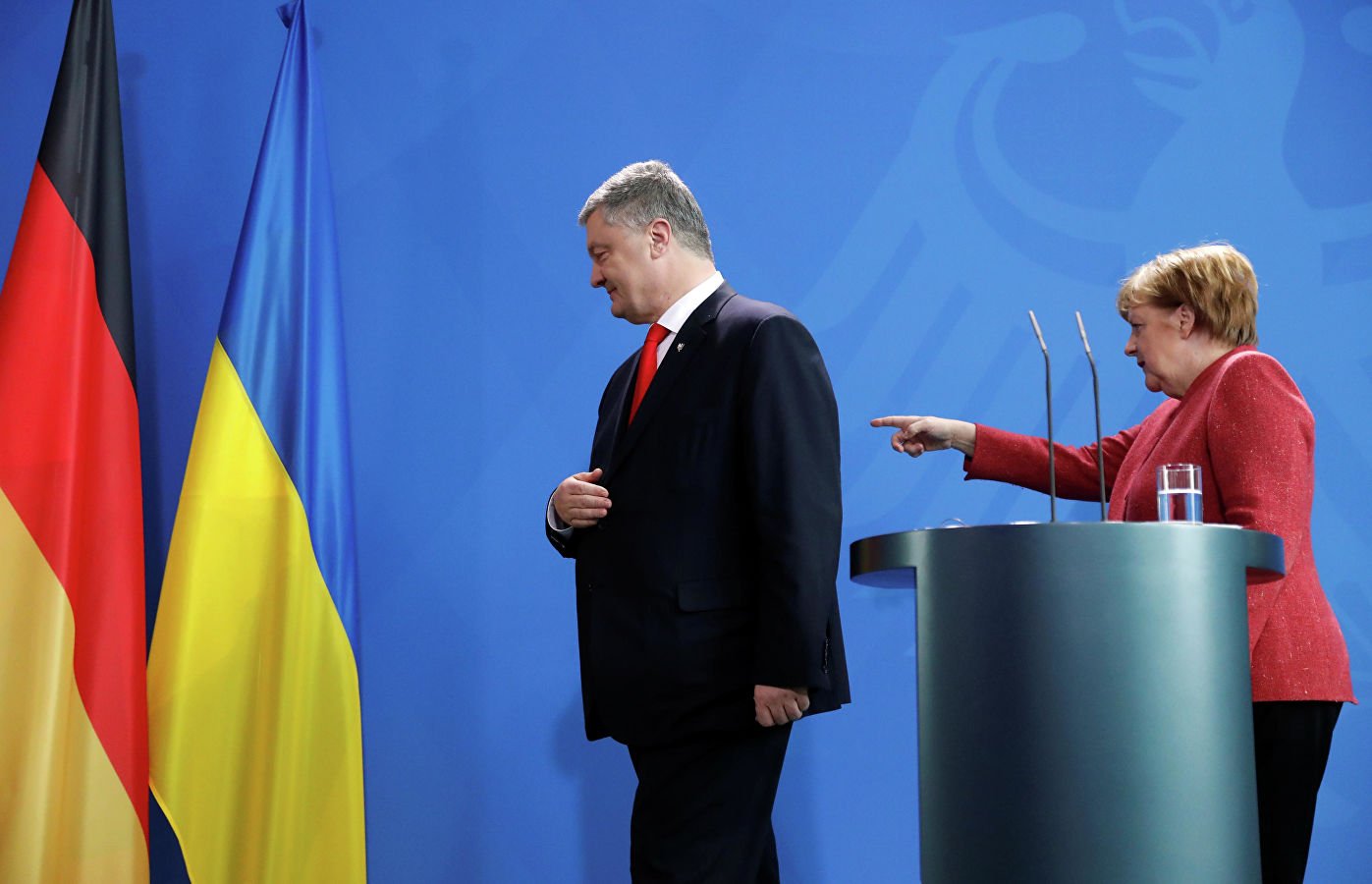 Порошенко предложил Меркель украинскую ГТС вместо "Северного потока — 2"