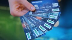 Пособия и соцвыплаты будут перечислять только на карты "Мир"