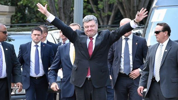 «Украинцам было стыдно»: в Киеве раскрыли секрет «мятого Порошенко»