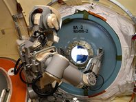 Робота Федора перенесли на корабль "Союз МС-14", на котором он должен вернуться на Землю