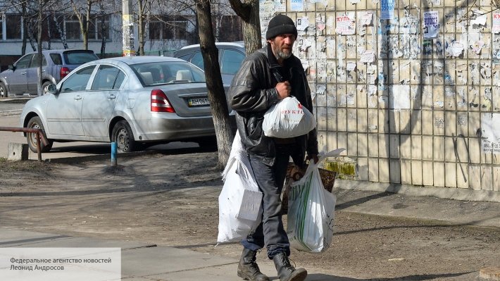 Неожиданный удар от заробитчан: переводы денег на Украину из-за рубежа скоро закончатся