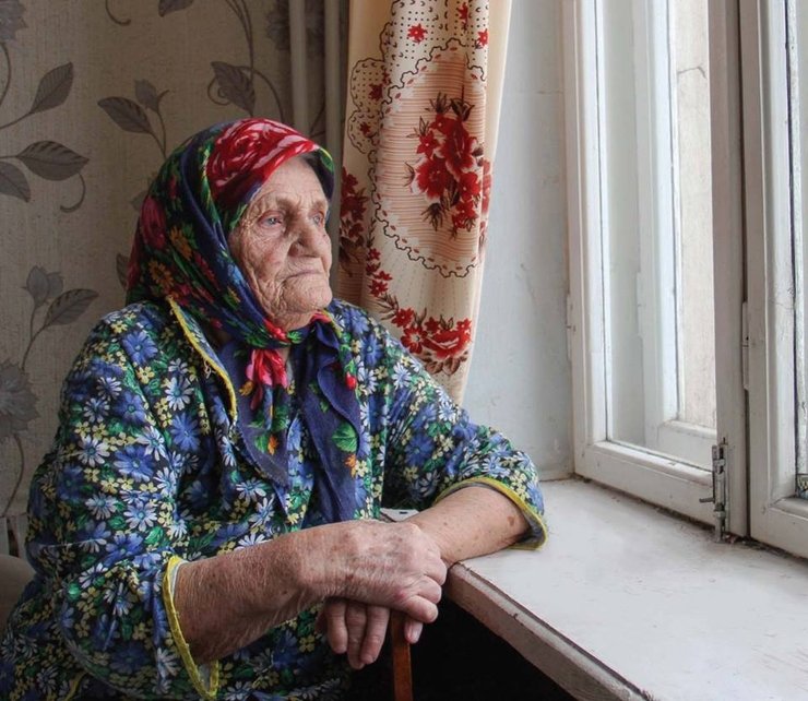 Старой Бабушке В Жоу Жоу старой бабушке в