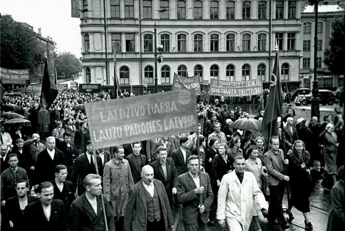 Присоединение Прибалтики к СССР в 1940 году