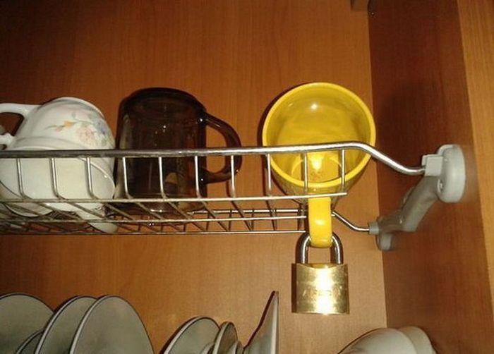 Картинки по запросу кружка на замке чтоб не брали