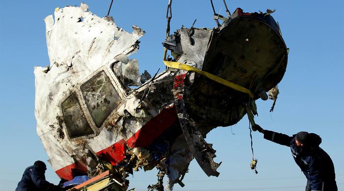 </p><p>Обломки пассажирского самолета рейса MH17 авиакомпании Malaysia Airlines около деревни Грабово...</p><p>