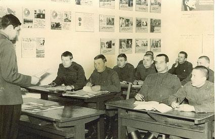 Картинки по запросу политзанятия в советской армии фото