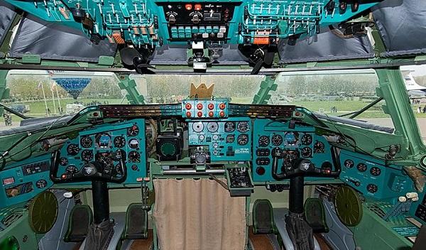 Картинки по запросу кабина ТУ-95 фото