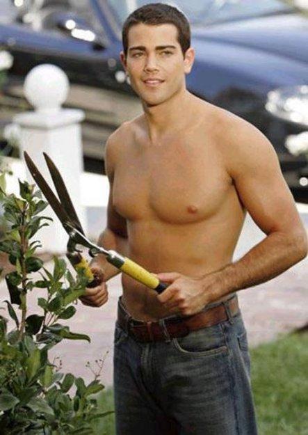 Картинки по запросу садовник мачо