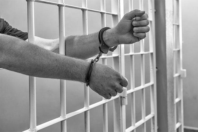 За изнасилование своей дочери житель Каргаполья проведет 13 лет за решеткой  | SHADR.info