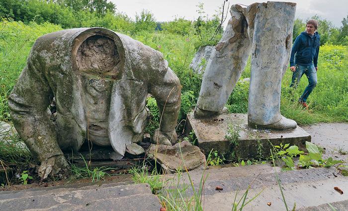 Картинки по запросу разрушенные в россии памятники фото