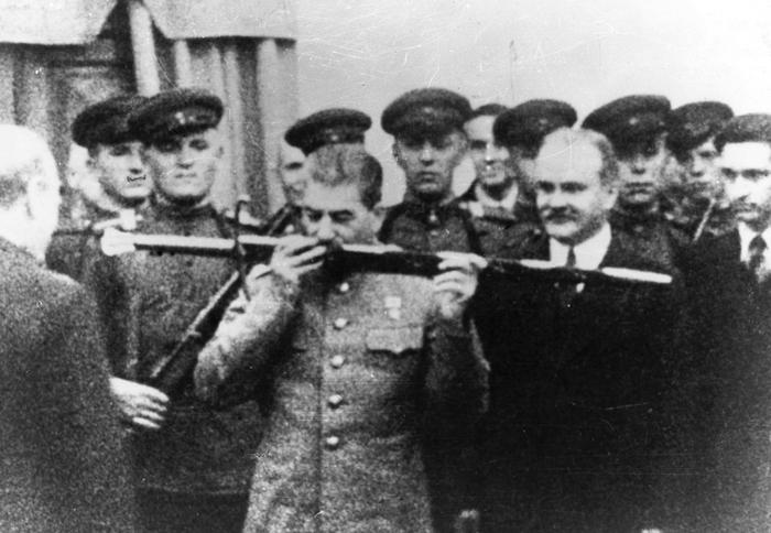 что рузвельт подарил жителям сталинграда в знак восхищения. Смотреть фото что рузвельт подарил жителям сталинграда в знак восхищения. Смотреть картинку что рузвельт подарил жителям сталинграда в знак восхищения. Картинка про что рузвельт подарил жителям сталинграда в знак восхищения. Фото что рузвельт подарил жителям сталинграда в знак восхищения