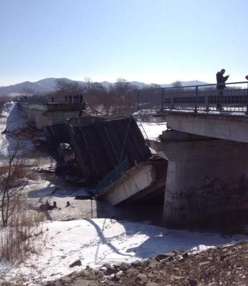 Картинки по запросу день выборов-2 рушится мост кадры из фильма