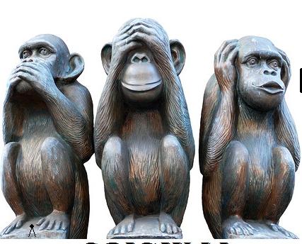 Три обезьяны на камине...<br /></p><p>Одна рукой зажала рот:<br /></p><p>"Все вижу, слышу, но отныне<br /></p><p>Никто мой рот не отомкнет&q...