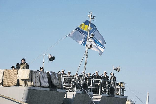 Картинки по запросу матрасы на корабле украины