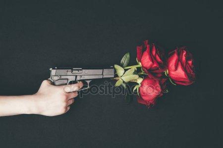 Картинки по запросу под дулом пистолета рисунок