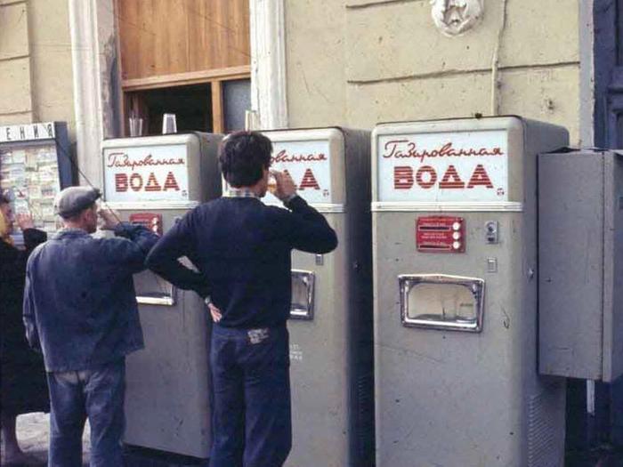 Картинки по запросу уличный автомат газировки фото