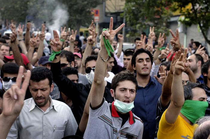 Иранский «беркут» бежит... Армия отказалась стрелять в свой народ... Народ 