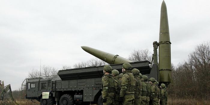 Если Польша решит разместить на своей территории американское ядерное оружие, то в белоруссии появятся...