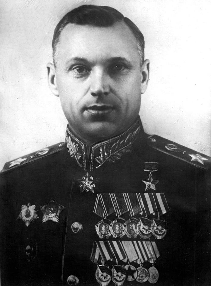 Константин Константинович Рокоссовский, командующий Донским фронтом в Сталинградской битве