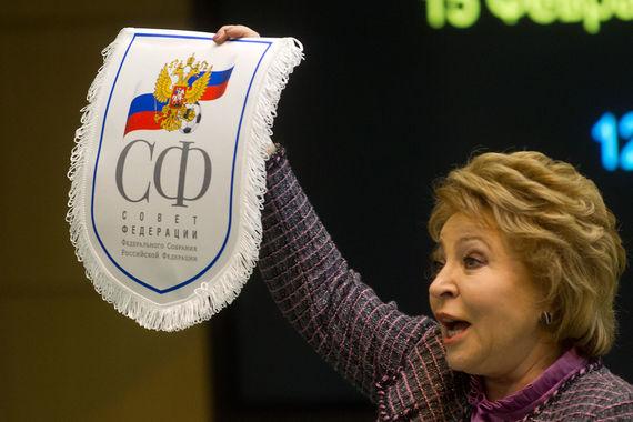 Председатель Совета Федерации Валентина Матвиенко+ управленческий опыт, высокий статус в политической системе− отнимет голоса у Путина, копирование варианта 2004 г.