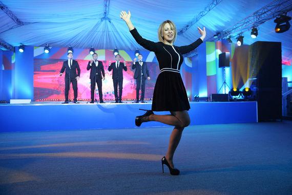 Председатель МИД России Мария Захарова+ новая интересная фигура, молода, умна, артистична− воспринимается как эксперт лишь по внешней политике