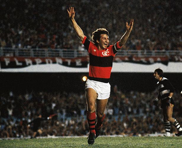 Data da foto: 11/1981 Zico, do Flamengo, comemorando gol contra o Cobreloa do Chile, na Final da Taça Libertadores da América de Futebol, no Estádio do Maracanã.