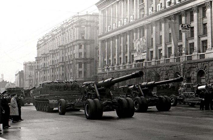 ленин на первомайской площади