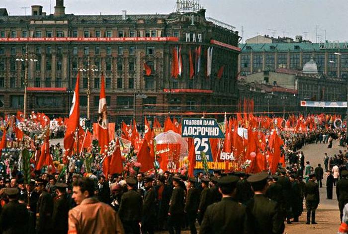 ленин на первомайской площади