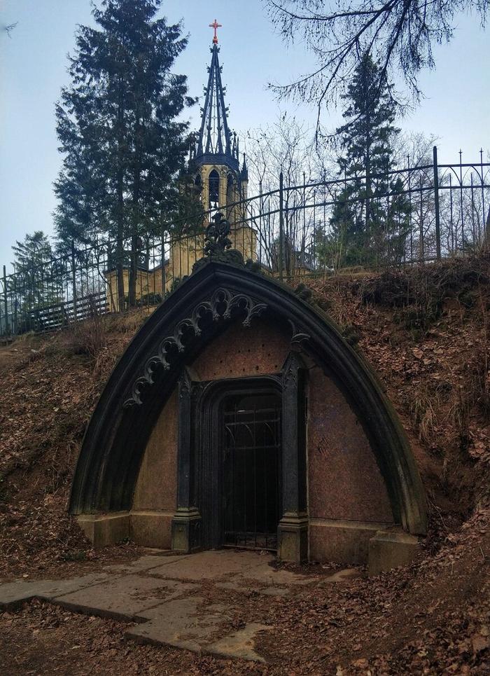 склеп адольфа в шуваловском парке история. Смотреть фото склеп адольфа в шуваловском парке история. Смотреть картинку склеп адольфа в шуваловском парке история. Картинка про склеп адольфа в шуваловском парке история. Фото склеп адольфа в шуваловском парке история