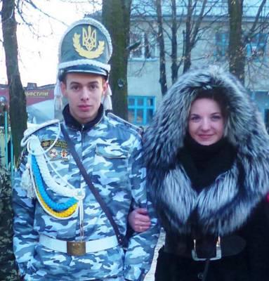 клоун в военной форме