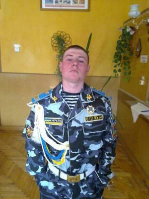 клоун в военной форме