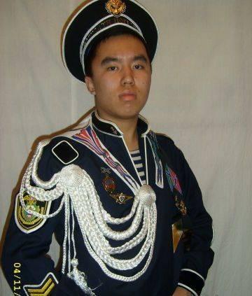 клоун в военной форме