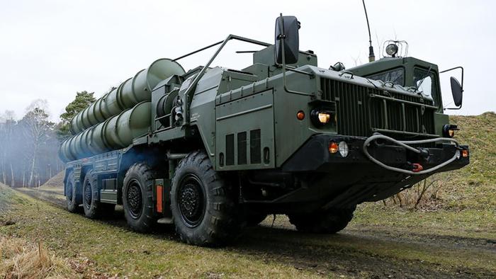 Зенитный ракетный комплекс С-400 «Триумф» во время тактических учений дивизионов