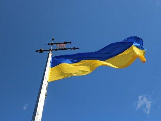 Зеленский предложил лишать гражданства имеющих российский паспорт украинцев