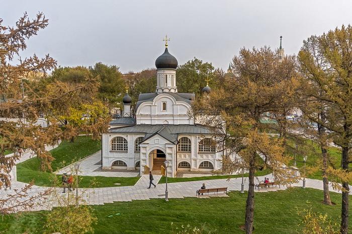 какое различие между храмом и церковью