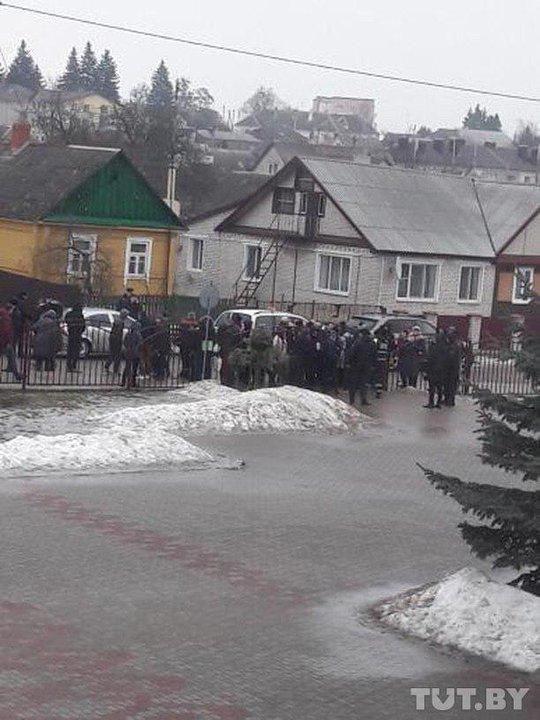 ЧП в Столбцах: в результате нападения ученика в школе погибли учительница и школьник - «Новости дня»